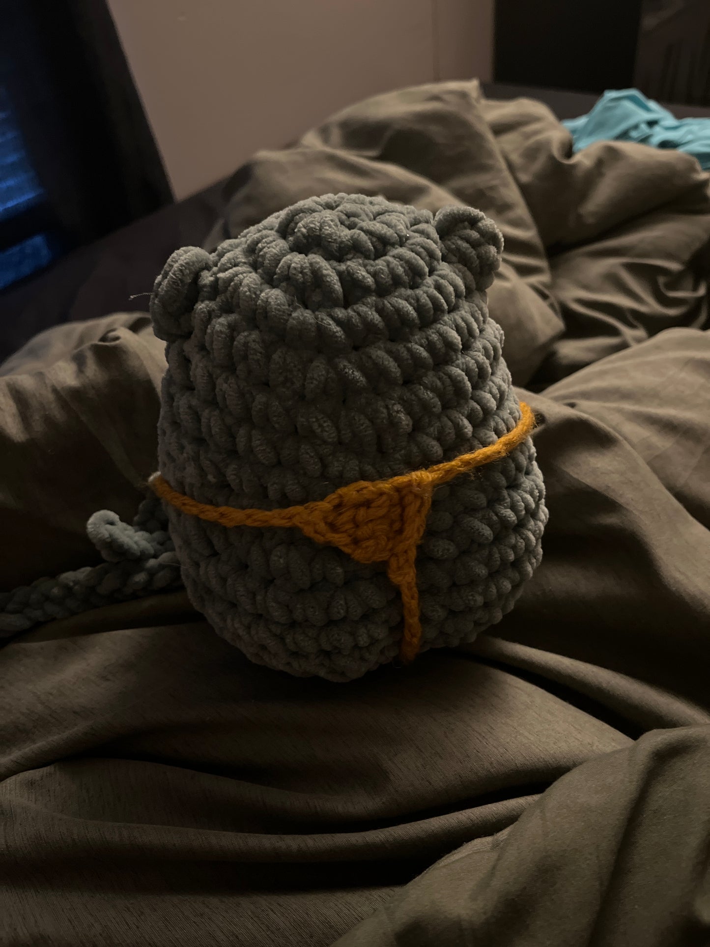 Crocheted slutty frog